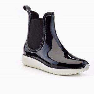 NWT Henry Ferrera Kimmy water proof boots. Size 7